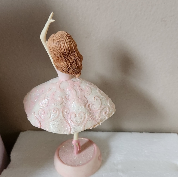 Vintage Grasslands Ballerina Figurine - Picture 2 of 6